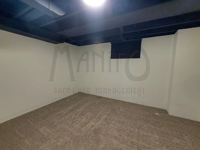1324 E 43rd Ave — Photo 14