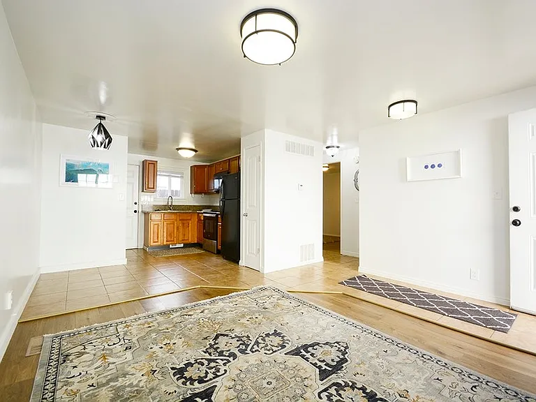 219 E Southgate Ave #1 — Photo 8
