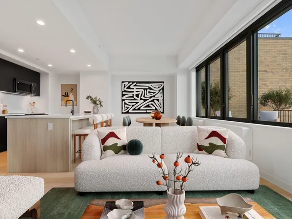 11 Ocean Parkway 1118 image 3 of 13