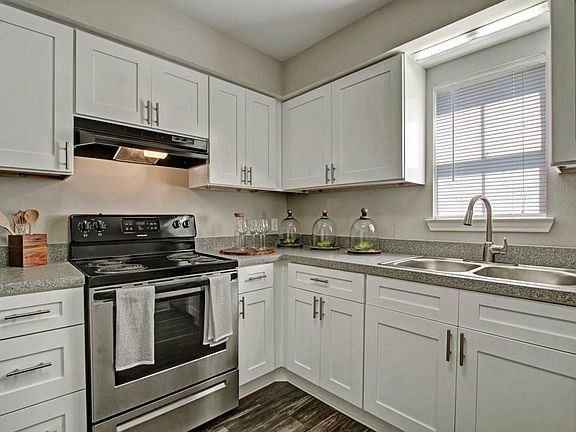 2nd image of 301 Wilcrest Dr APT 4204