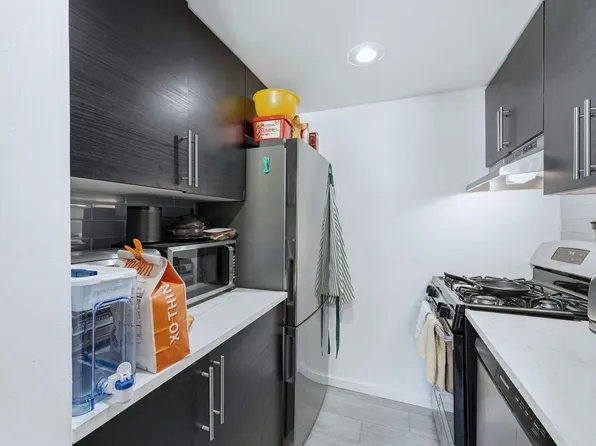 174 Grand Street image 14 of 28