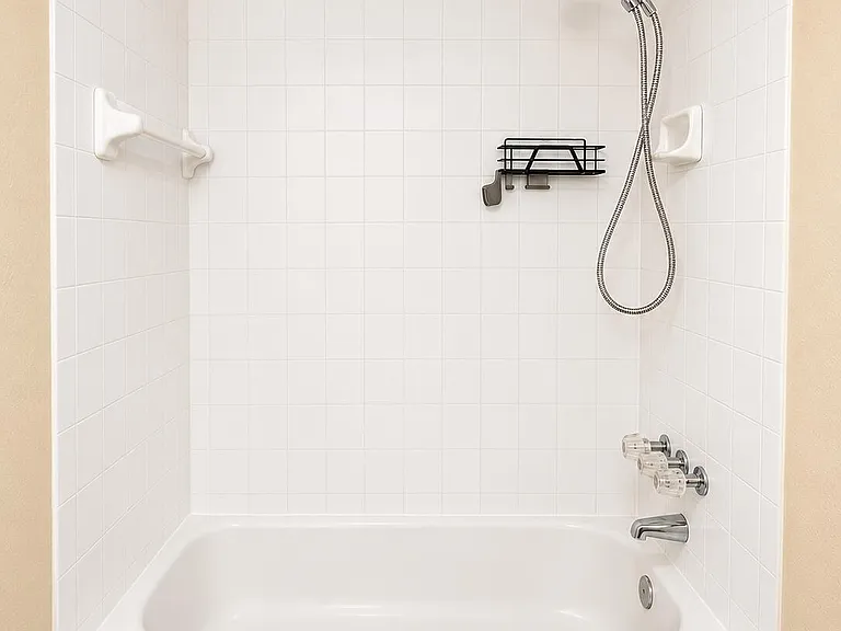 4205 N University Dr #106 — Photo 27