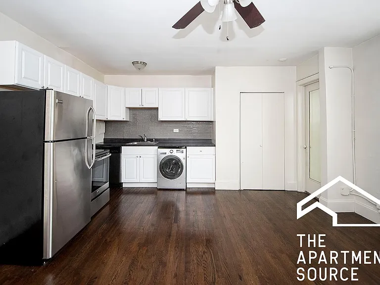 3345 N Marshfield Ave #4 — Photo 3