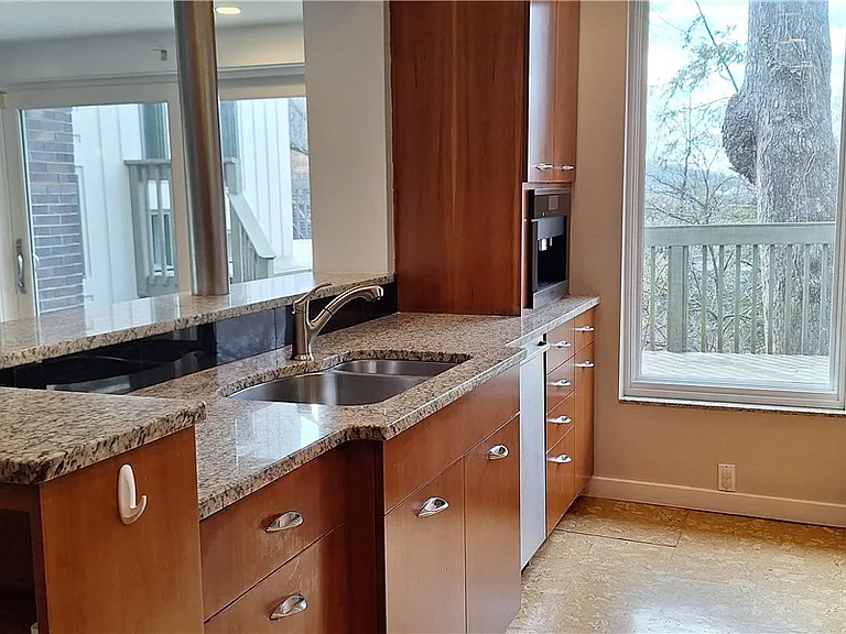90 E Woodland Rd — Photo 25