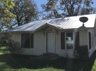 112 W Austin St, Knippa, TX 78870