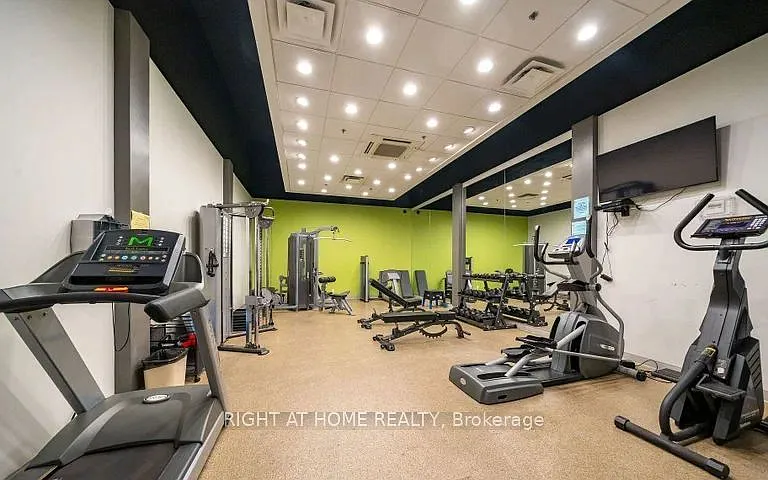 1055 Bay St #Penthouse 12 — Photo 20