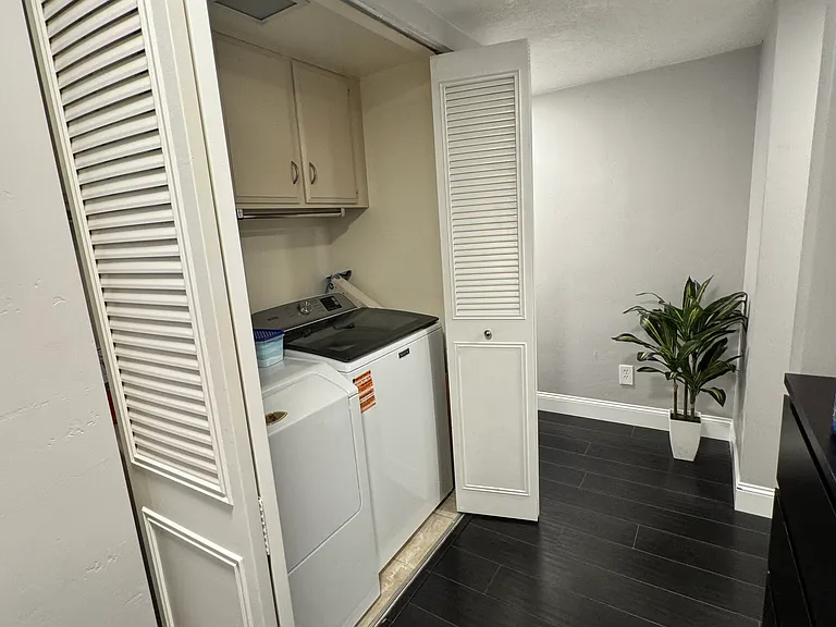 245 N Vine St #407 — Photo 25
