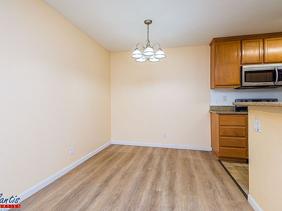 4th image of 2750 Somerset Park Cir