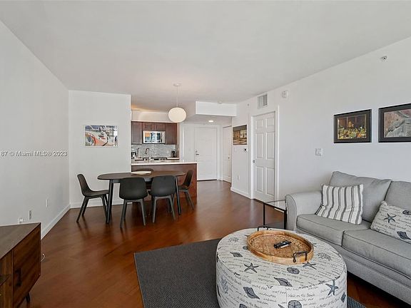 4th image of 1155 N Brickell Bay Dr #1806