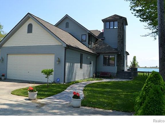 3rd image of 4665 Green Dr