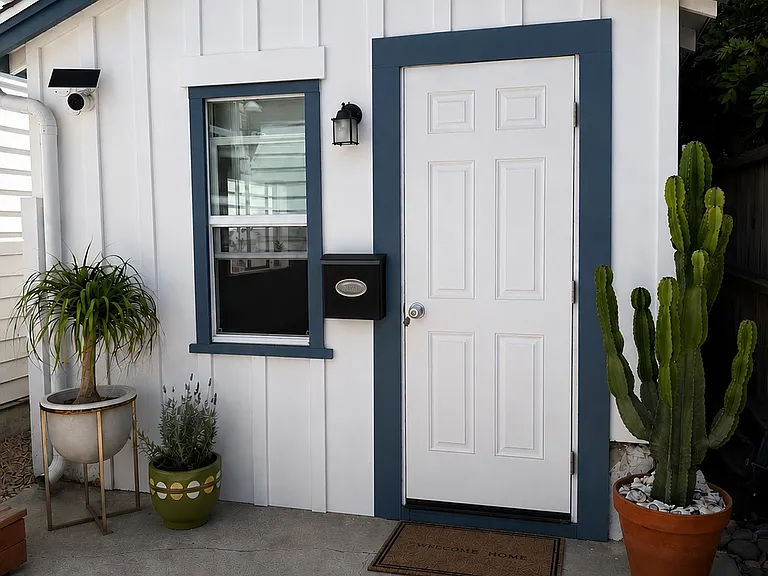 302 Barbara Ave #B — Photo 1