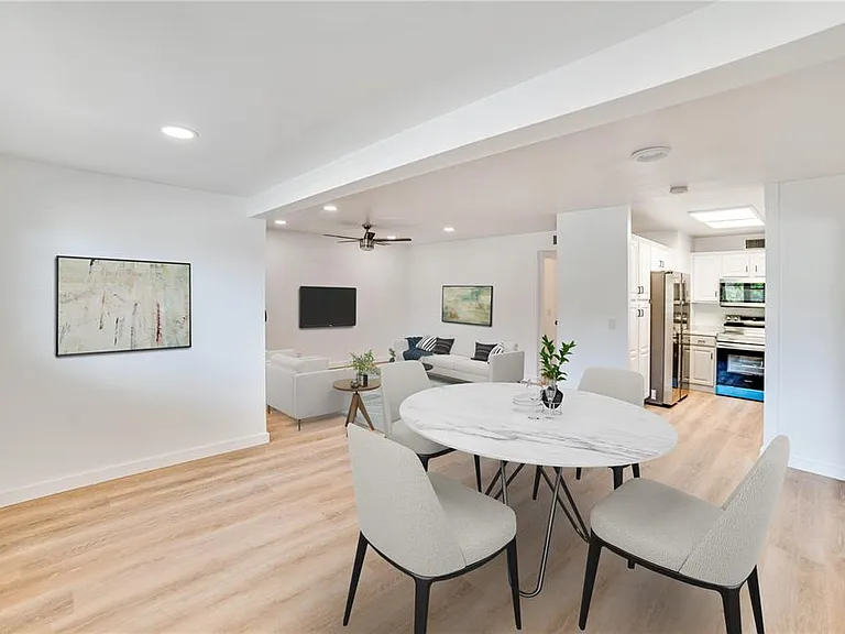 4413 W Rogers Ave — Photo 2