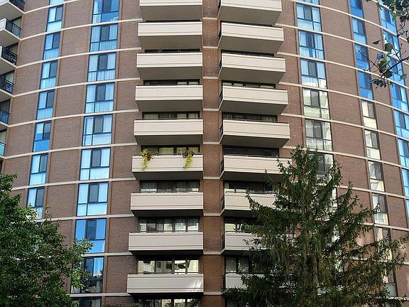 3rd image of 4620 N Park Ave APT 406E