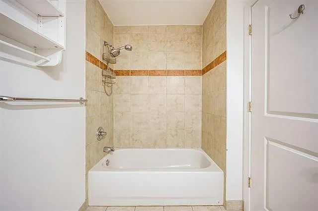 610 Newark St #4C — Photo 14
