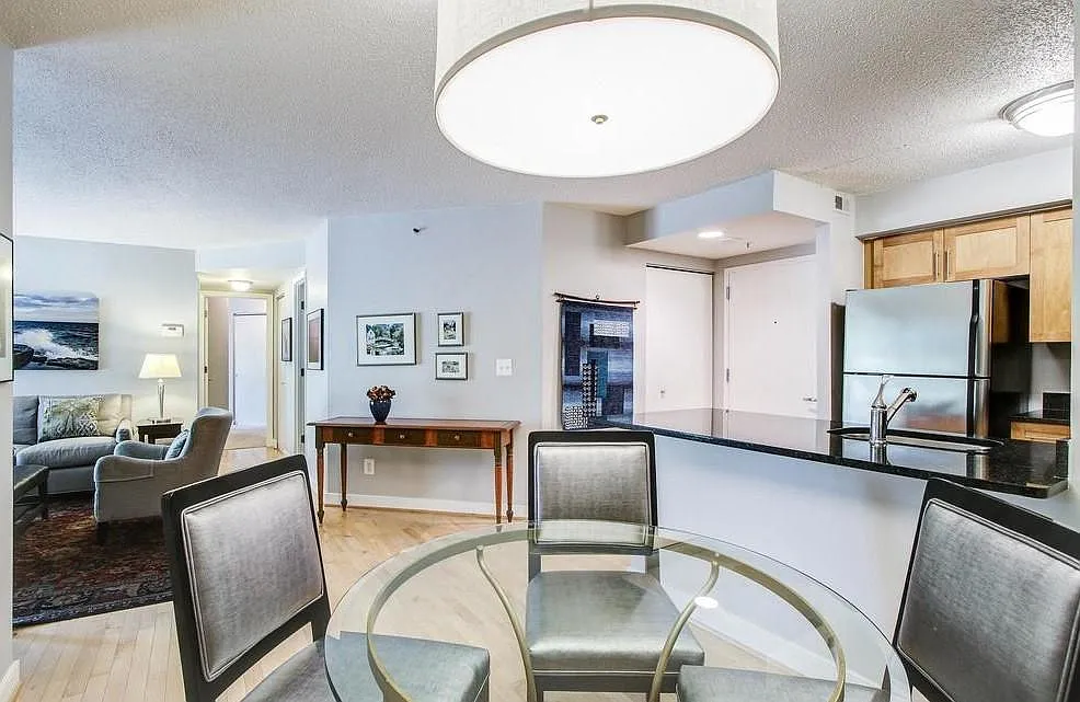 2 bed, 1157 sqft, $3,100 — Photo 4