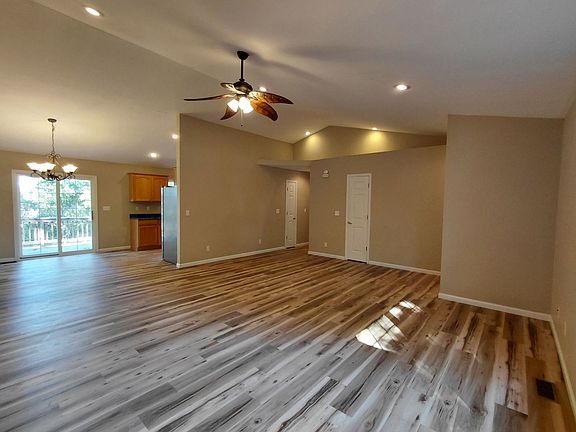 3rd image of 20901 Lacombe Rd