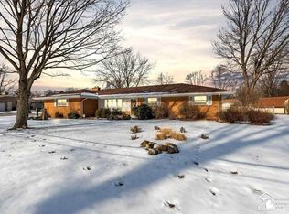 1150 Ashland Dr, Temperance, MI