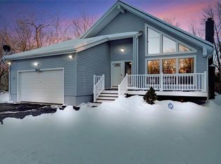 719 Country Place Dr, Tobyhanna, PA