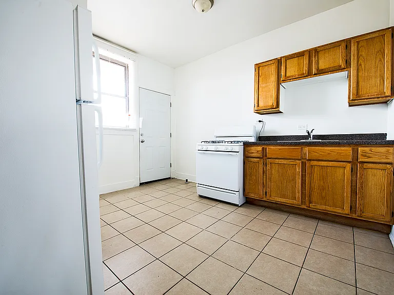 7400 S Rhodes Ave Chicago, IL 60619 — Photo 10