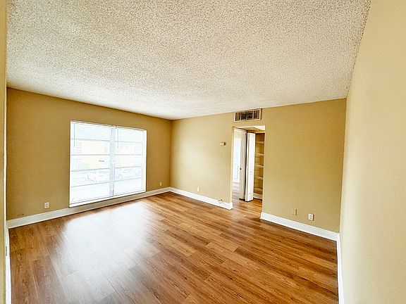 4th image of 4507 Treehouse Ln APT 10H
