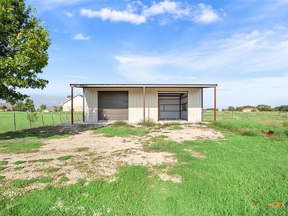 4th image of 474 Callahan Loop
