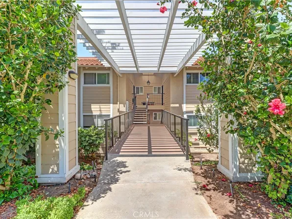 3298 Via Carrizo Unit O, Laguna Woods, CA 92637