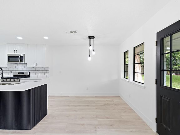 5th image of 5703 Woodville Ln