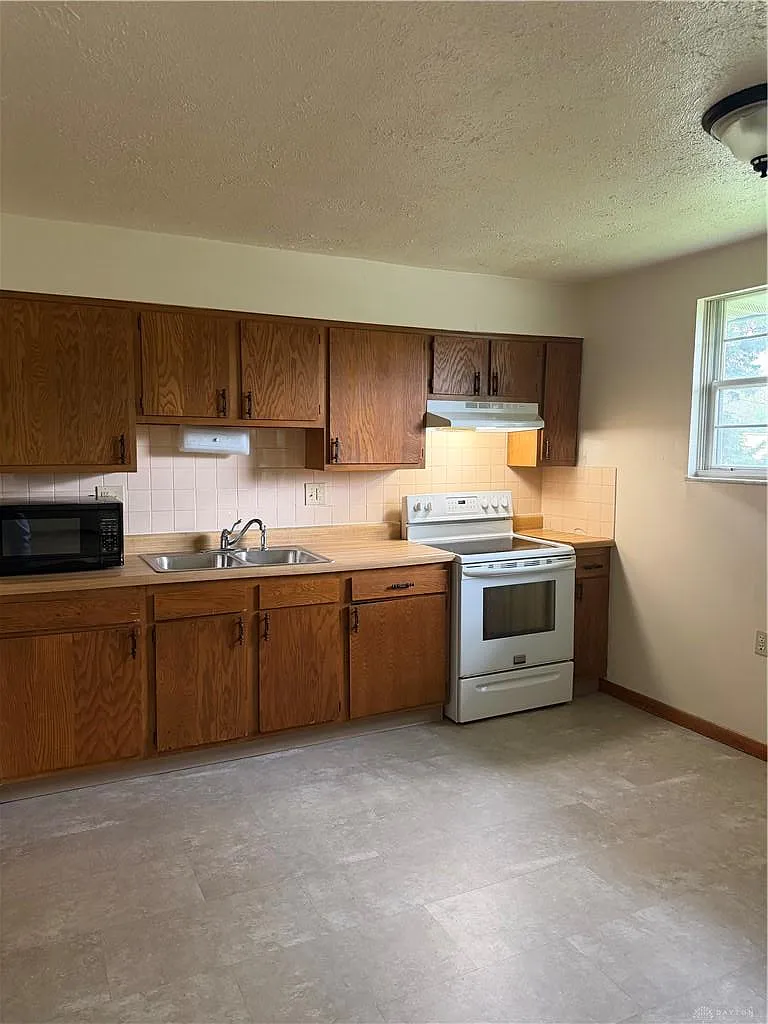 2 bed, 1.0 bath, 850 sqft, $950 — Photo 2