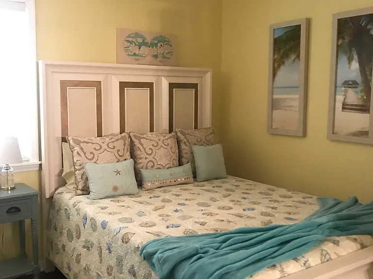 Temperpedic mattress.