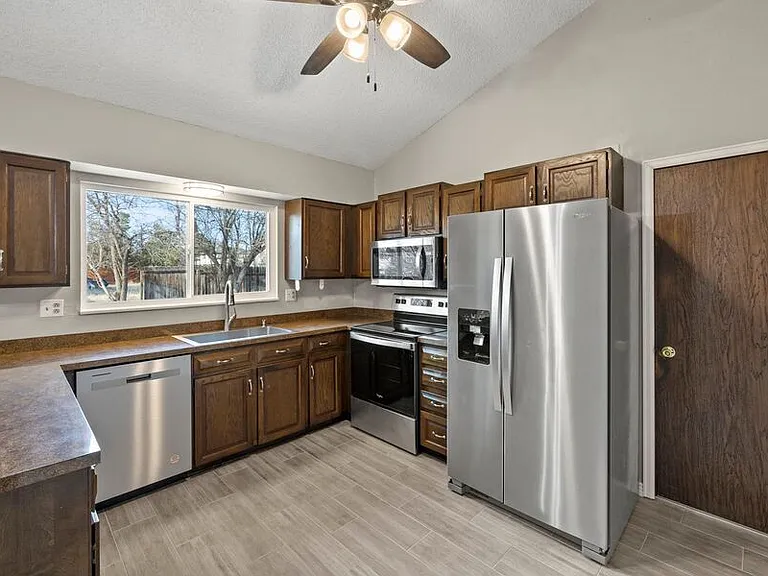 1404 Imperial Rd — Photo 13
