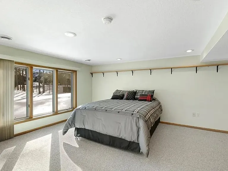 3617 Edward St NE — Photo 6