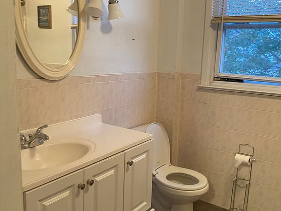 4th image of 329 Buel Ave Floor 2