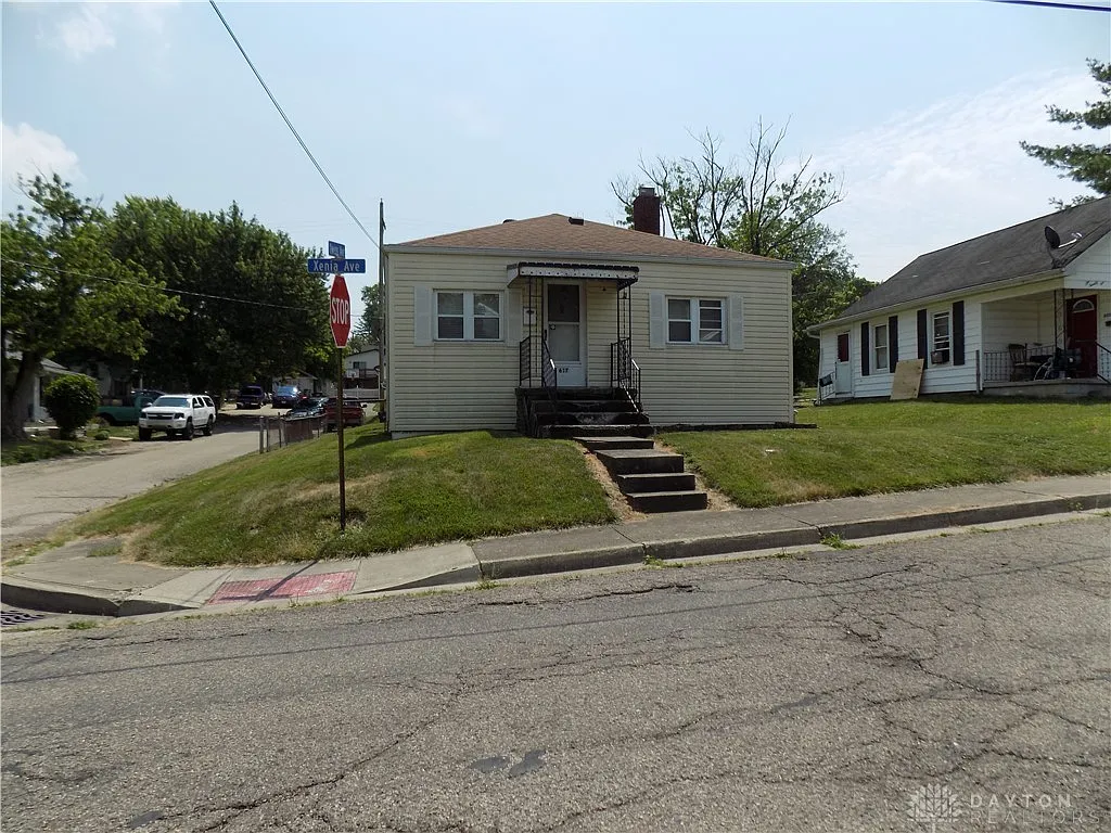 617 Xenia Ave photo 1