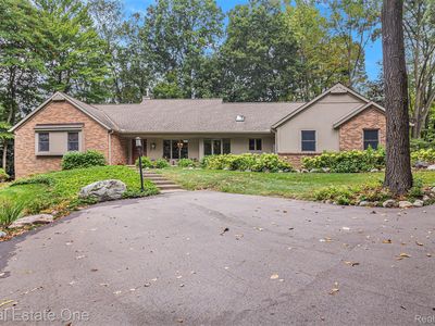 3125 N Tipsico Lake Rd, Hartland, MI, 48353