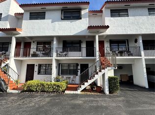 421 Swallow Dr APT 10, Miami Springs, FL 33166