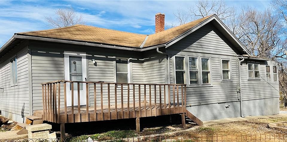 1st image of 843 S Hardy Ave
