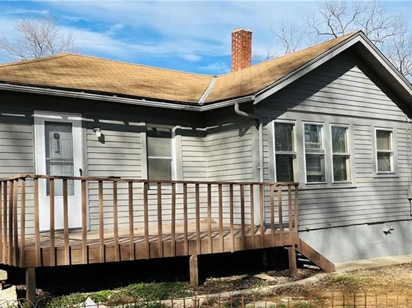 843 S Hardy Ave, Independence, MO 64053