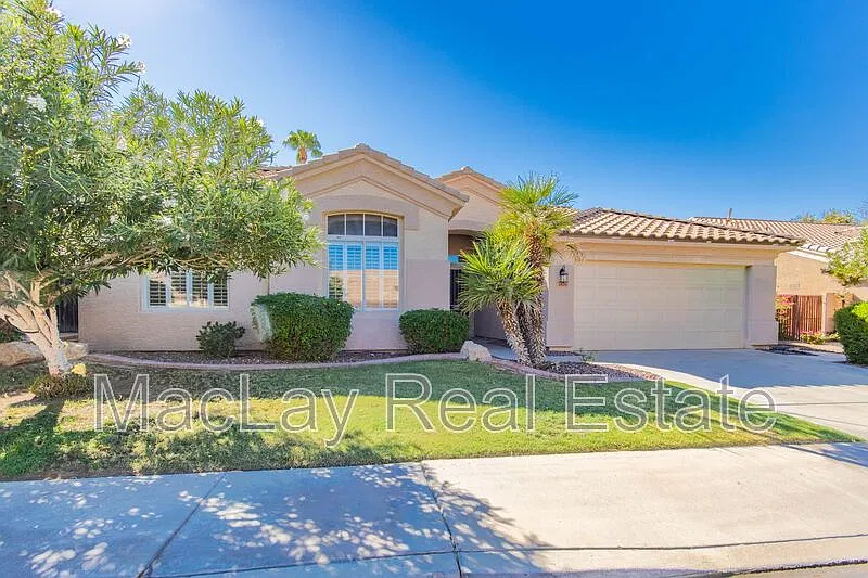 4 bed, 2.0 bath, 2280 sqft, $2,750 — Photo 1