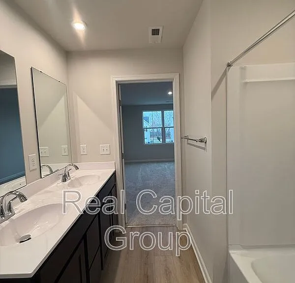 106 South Dr — Photo 35