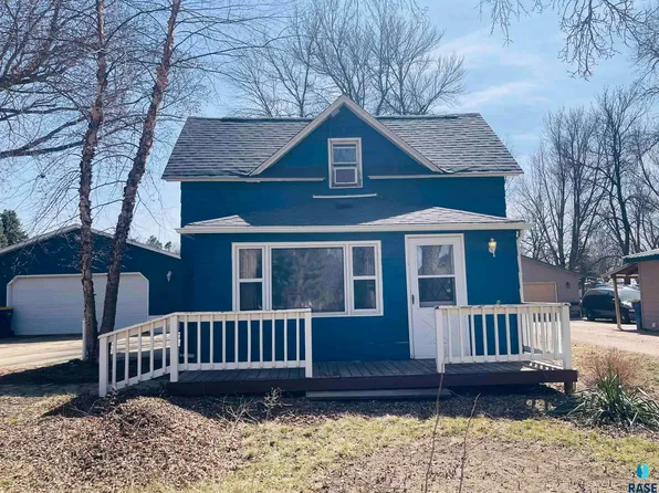 321 4th St, Lyons, SD 57041