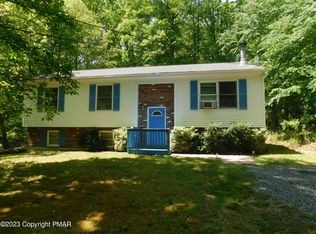 3119 Bear Rd, Bushkill, PA 18324