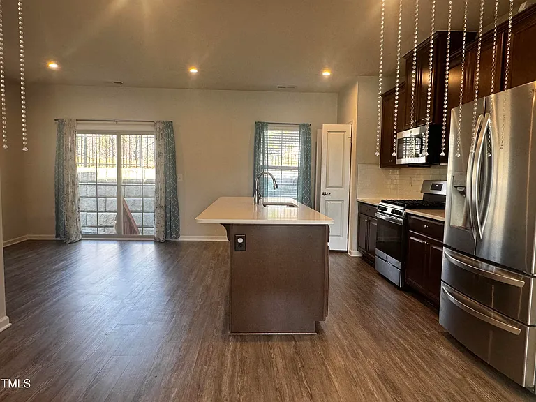 946 Channing Park Cir — Photo 14