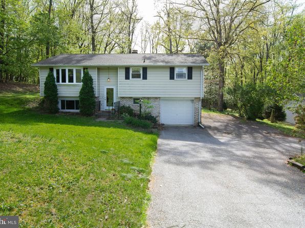 2322 Susanann Dr, Hampstead, MD 21074
