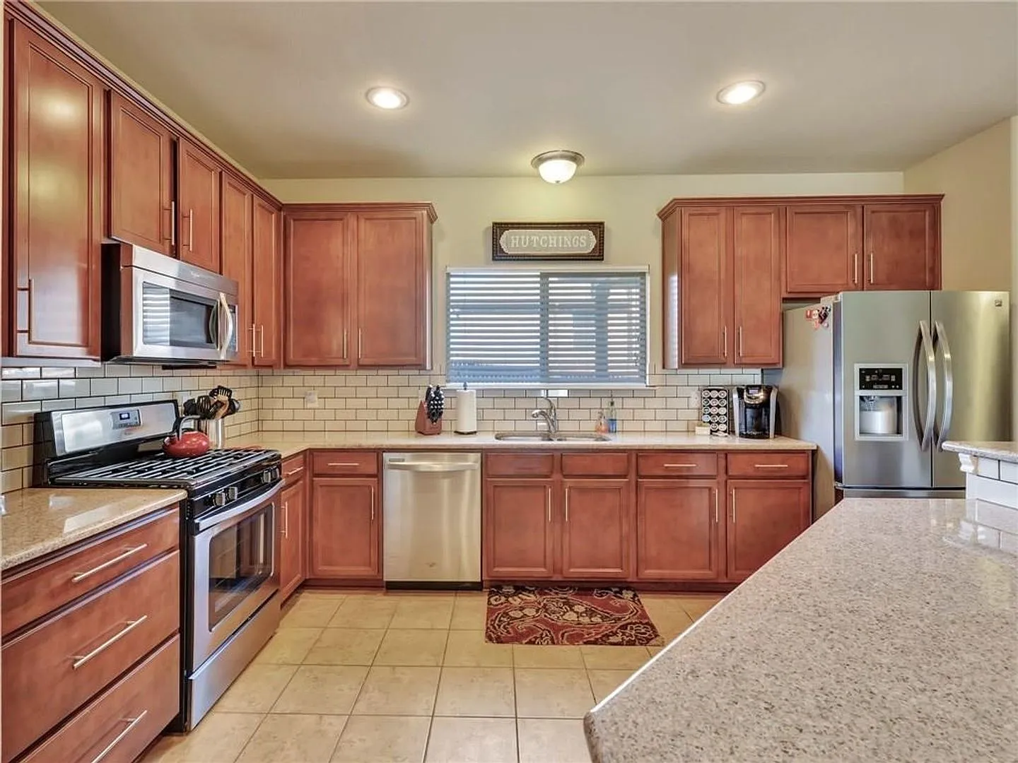 Spacious 3BR Home in Fossil Creek Golf Course Community | 2,410 Sq Ft | 2-Car Garage — Photo 4