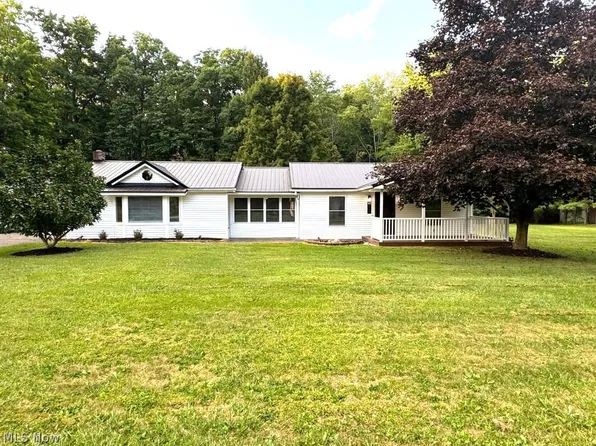 17626 Lakewood Ave, Lake Milton, OH 44429