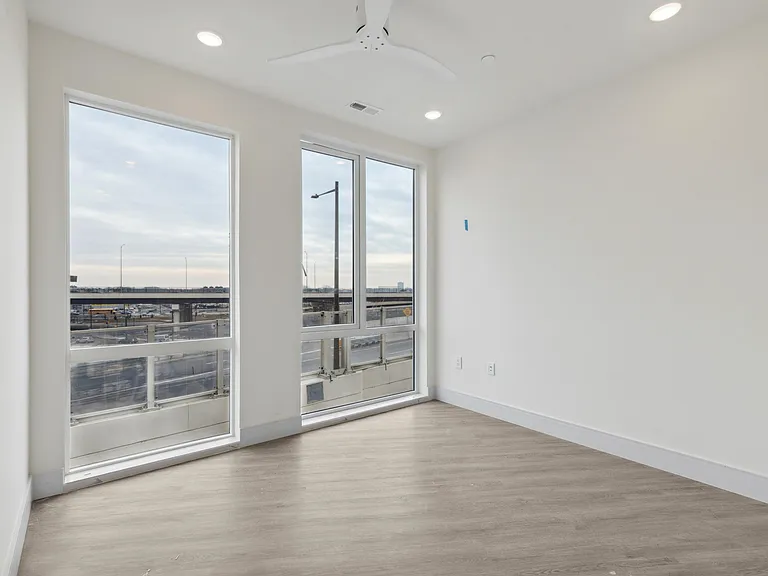1221 E Fletcher St #211A — Photo 12