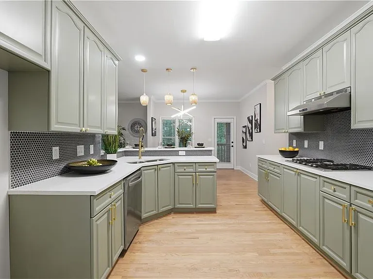 682 Montglade Ct — Photo 11