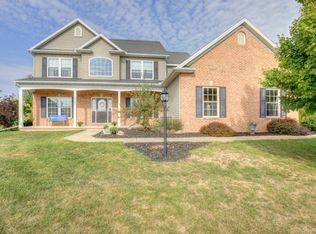 1507 N Woodberry Dr, Mahomet, IL