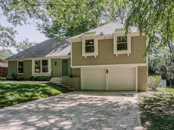 8909 Outlook Dr, Overland Park, KS 66207