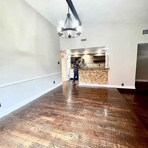 2129 Lymington Rd — Photo 9